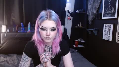 Averi online show from February 13, 2025, 12:46 am