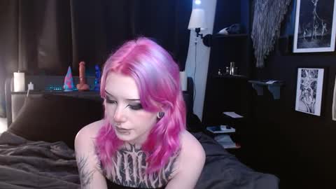 Averi online show from February 25, 2025, 2:03 am