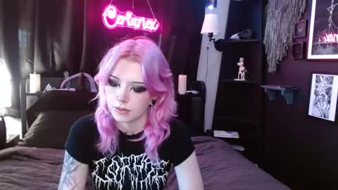 Averi online show from March 10, 2025, 7:50 pm