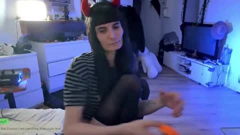 CeriseLapine online show from November 10, 2025, 11:04 pm