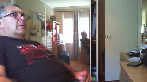 Snapshot of chalkstall chatting on November 16, 2025, 2:50 am Chalky online show from November 16, 2025, 2:50 am