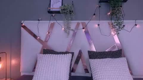 C H A N E L online show from September 24, 2025, 7:50 pm