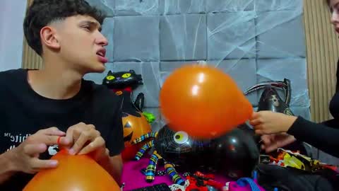 Chanellandmax online show from October 22, 2025, 1:11 pm