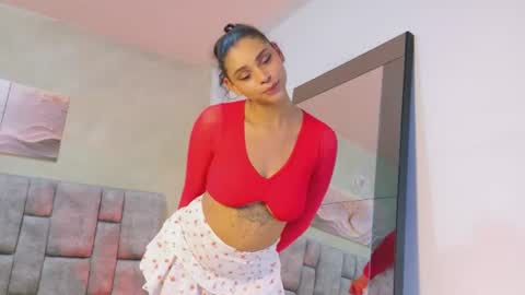 CHANELL SIN online show from June 10, 2026, 9:03 pm