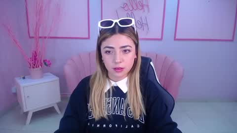 Snapshot of channel_blonde_a chatting on December 9, 2024, 4:58 pm channel_blonde_a online show from December 9, 2024, 4:58 pm