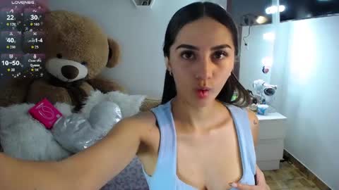 Isabella online show from May 6, 2026, 9:03 am