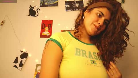 Snapshot of chantal_leon chatting on October 22, 2025, 8:08 pm online show from October 22, 2025, 8:08 pm
