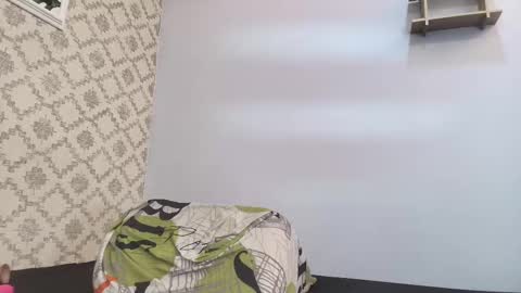 Raquel  online show from February 24, 2025, 3:20 pm