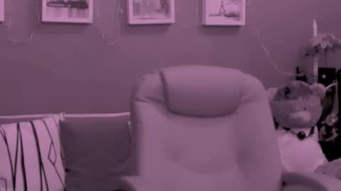 Snapshot of chantallovely chatting on February 16, 2026, 12:07 am The Queen online show from February 16, 2026, 12:07 am