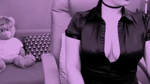 The Queen online show from May 16, 2026, 10:36 am