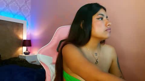 Snapshot of chantalpetit chatting on September 10, 2025, 6:08 pm chantalpetit online show from September 10, 2025, 6:08 pm