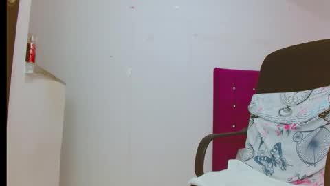 Snapshot of chantalsemenova2023 chatting on February 25, 2026, 2:05 pm chantal sweety and horny latina for u online show from February 25, 2026, 2:05 pm