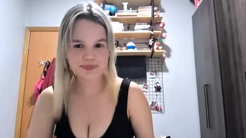 Snapshot of chantelltessendorf chatting on March 6, 2026, 12:29 am Bella online show from March 6, 2026, 12:29 am