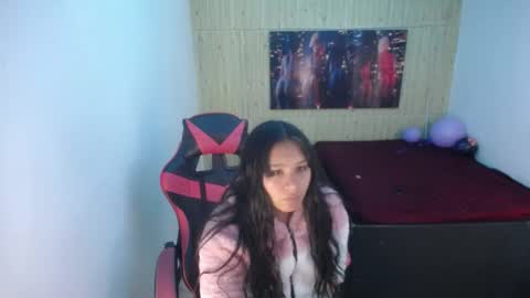 Snapshot of charis_21 chatting on October 23, 2025, 2:00 am charis 2 online show from October 23, 2025, 2:00 am