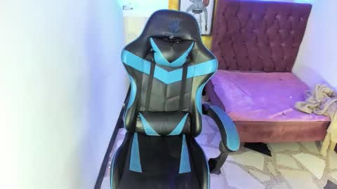 Snapshot of charis_21 chatting on October 29, 2025, 3:09 am charis 2 online show from October 29, 2025, 3:09 am