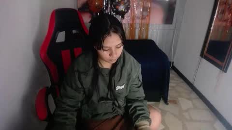 Snapshot of charis_21 chatting on November 2, 2025, 2:14 am charis 2 online show from November 2, 2025, 2:14 am