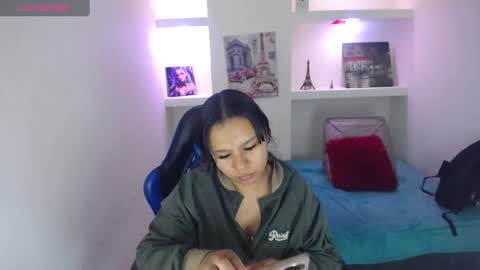 Snapshot of charis_21 chatting on November 7, 2025, 3:28 am charis 2 online show from November 7, 2025, 3:28 am