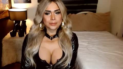 Snapshot of charismatic_apple chatting on February 3, 2026, 6:13 pm charismatic_apple online show from February 3, 2026, 6:13 pm