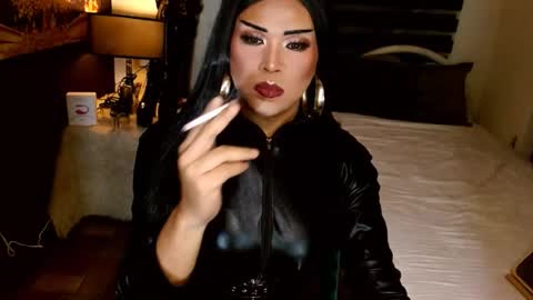 Snapshot of charismatic_apple chatting on February 16, 2026, 6:37 pm charismatic_apple online show from February 16, 2026, 6:37 pm