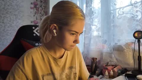 Snapshot of charleneschonert chatting on October 30, 2025, 7:32 am Nancy online show from October 30, 2025, 7:32 am