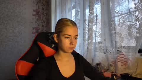 Snapshot of charleneschonert chatting on November 7, 2025, 7:52 am Nancy online show from November 7, 2025, 7:52 am