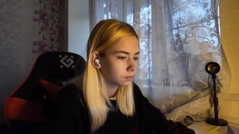 Snapshot of charleneschonert chatting on November 11, 2025, 7:52 am Nancy online show from November 11, 2025, 7:52 am