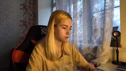 Snapshot of charleneschonert chatting on November 12, 2025, 7:31 am Nancy online show from November 12, 2025, 7:31 am