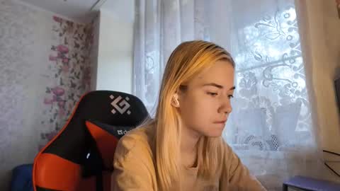 Snapshot of charleneschonert chatting on November 13, 2025, 8:02 am Nancy online show from November 13, 2025, 8:02 am