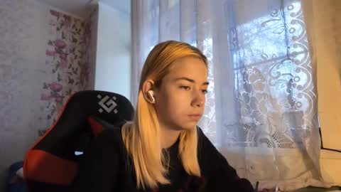 Snapshot of charleneschonert chatting on November 17, 2025, 7:47 am Nancy online show from November 17, 2025, 7:47 am