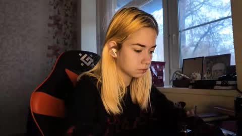 Snapshot of charleneschonert chatting on November 24, 2025, 7:30 am Nancy online show from November 24, 2025, 7:30 am