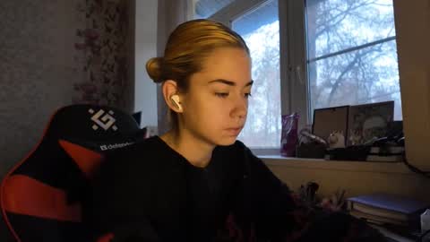 Snapshot of charleneschonert chatting on November 26, 2025, 8:15 am Nancy online show from November 26, 2025, 8:15 am