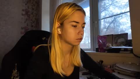 Snapshot of charleneschonert chatting on December 1, 2025, 7:35 am Nancy online show from December 1, 2025, 7:35 am