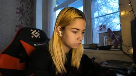 Snapshot of charleneschonert chatting on December 16, 2025, 6:51 am Nancy online show from December 16, 2025, 6:51 am