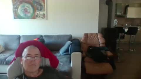 Snapshot of charles6064 chatting on May 13, 2026, 7:06 am charles6064 online show from May 13, 2026, 7:06 am