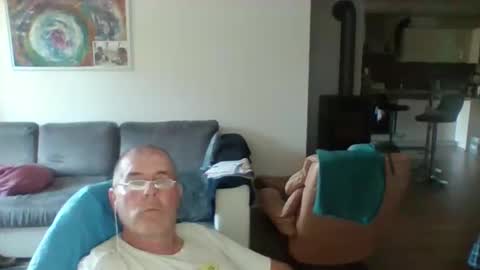 Snapshot of charles6064 chatting on May 28, 2026, 2:47 pm charles6064 online show from May 28, 2026, 2:47 pm