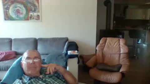 Snapshot of charles6064 chatting on May 29, 2026, 1:42 pm charles6064 online show from May 29, 2026, 1:42 pm