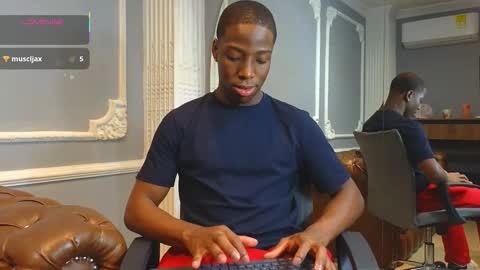 Snapshot of charlesbrown_ chatting on January 7, 2026, 12:07 pm charlesbrown_ online show from January 7, 2026, 12:07 pm