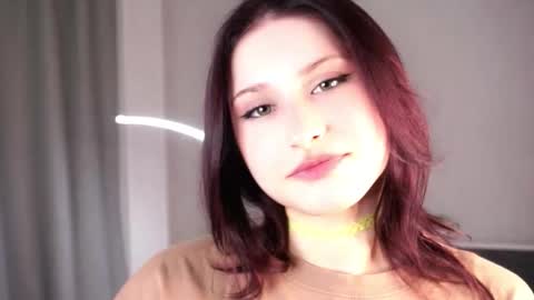 Mia online show from March 23, 2026, 5:39 pm