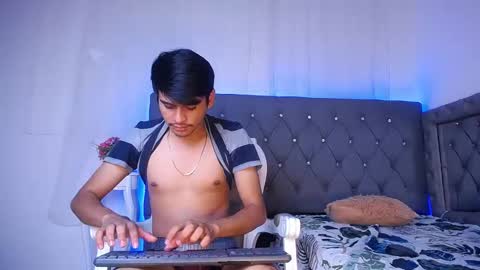 Snapshot of charlie_cock_ chatting on September 30, 2025, 5:01 am Charlie online show from September 30, 2025, 5:01 am