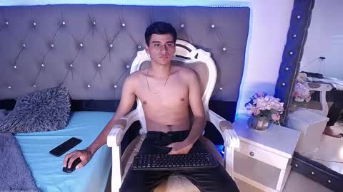 Snapshot of charlie_cock_ chatting on October 9, 2025, 4:32 am Charlie online show from October 9, 2025, 4:32 am