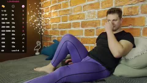 Charlie Smiley online show from December 16, 2025, 4:39 am