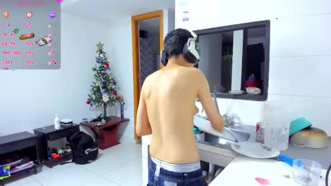 Snapshot of charlietaylorr__ chatting on January 14, 2026, 1:33 am Charlie online show from January 14, 2026, 1:33 am