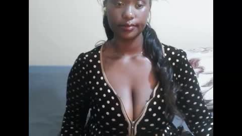 Snapshot of charllette chatting on October 25, 2025, 7:16 am charllette online show from October 25, 2025, 7:16 am