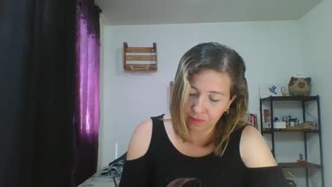 charlott online show from February 16, 2025, 6:43 pm