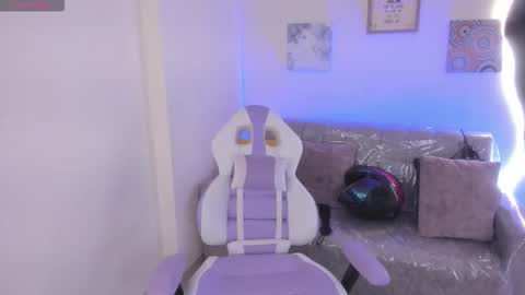    online show from November 14, 2025, 9:24 pm