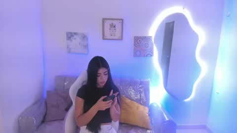 Snapshot of charlote_cowell_sub_ chatting on January 12, 2026, 4:56 pm online show from January 12, 2026, 4:56 pm