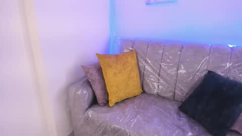 Snapshot of charlote_cowell_sub_ chatting on February 11, 2026, 4:23 pm online show from February 11, 2026, 4:23 pm