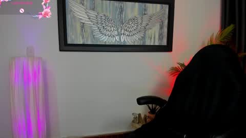 Charlote online show from March 9, 2025, 2:43 pm