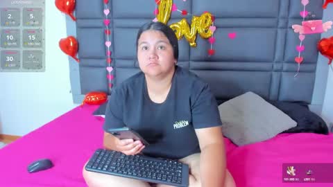 Snapshot of charlott_liam chatting on February 22, 2025, 6:52 pm charlott_liam online show from February 22, 2025, 6:52 pm