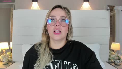 Snapshot of charlotte93x chatting on February 4, 2025, 11:16 am Charlotte online show from February 4, 2025, 11:16 am